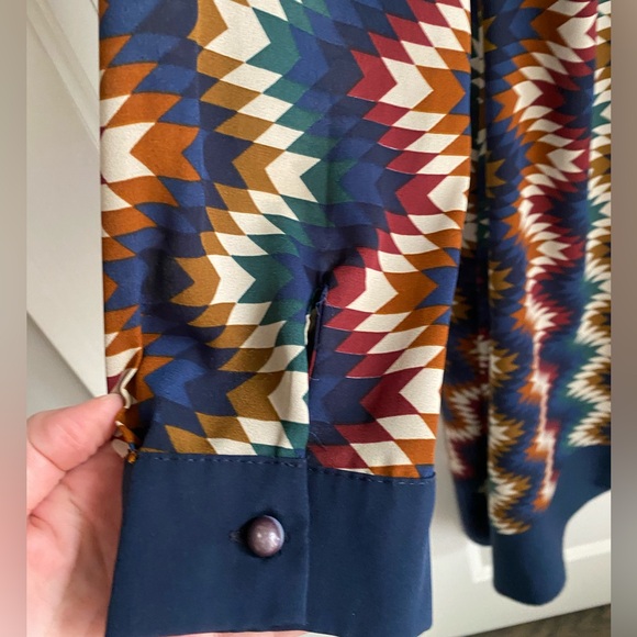 Vintage geometric pattern long sleeve midi dress. - Picture 4 of 6